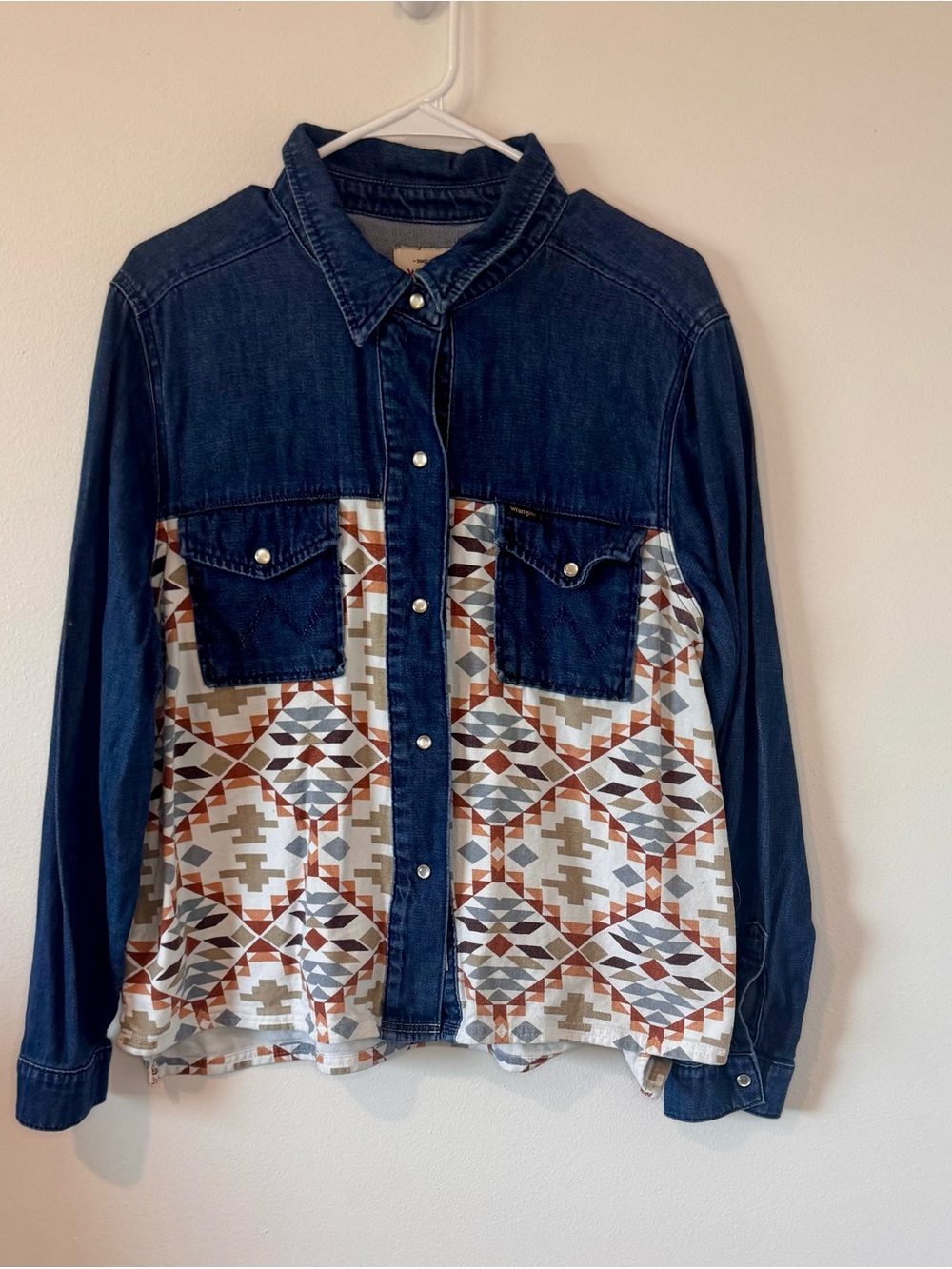 Wrangler Retro Men’s XL Denim Western Pearl Snap Southwestern Aztec Shirt